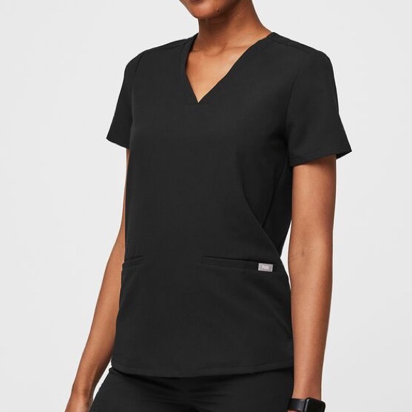 FIGS FW1100 Black Casma Three-Pocket V-Neck Scrub Top Size S - Picture 2 of 16